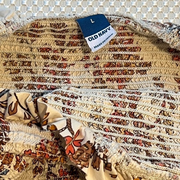 ✨Old Navy Large Floral Smocked babydoll Top boho - Picture 4 of 4